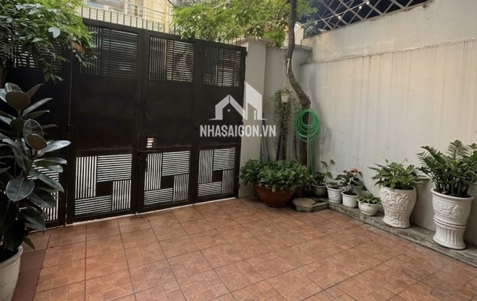 HÀNG XÓM CƯ XÁ LỮ GIA - LÝ THƯỜNG KIỆT - 90M2, GIẾNG TRỜI ĐÓN SÁNG, XE HƠI NGỦ NHÀ.