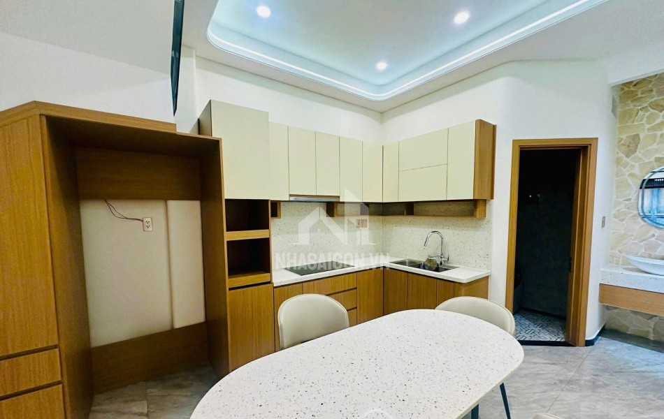 BÁN NHÀ HXH Phan Huy Ích NGAY GẦN TRƯỜNG CHINH, EMART 2 4 TẦNG - 4 PN - 5 WC