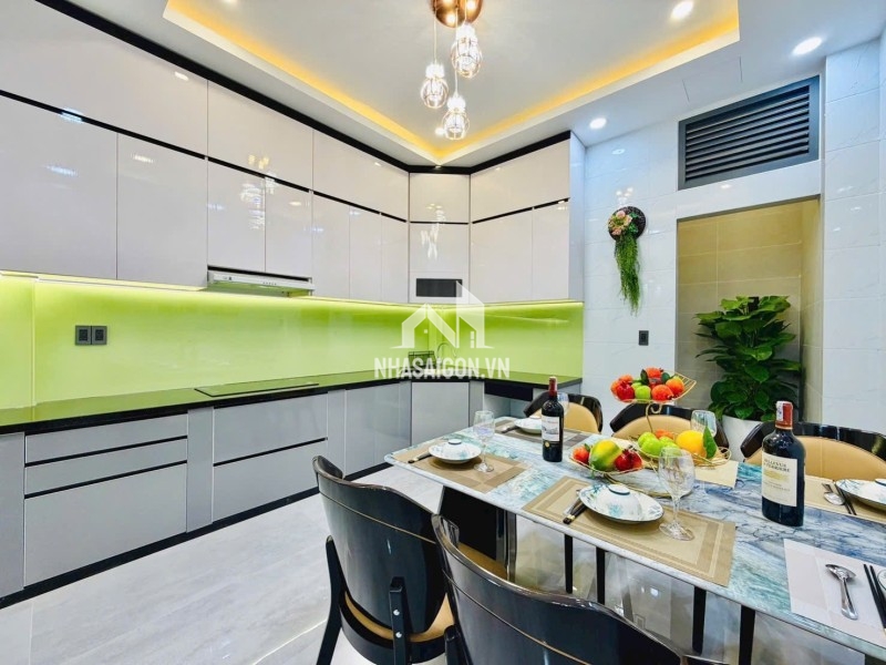 SIÊU PHẨM NHÀ PHỐ 4 LẦU ĐƯỜNG ÔTÔ THÔNG. SÁT BÊN SIÊU THỊ Emart PHƯỜNG 14 Gò Vấp