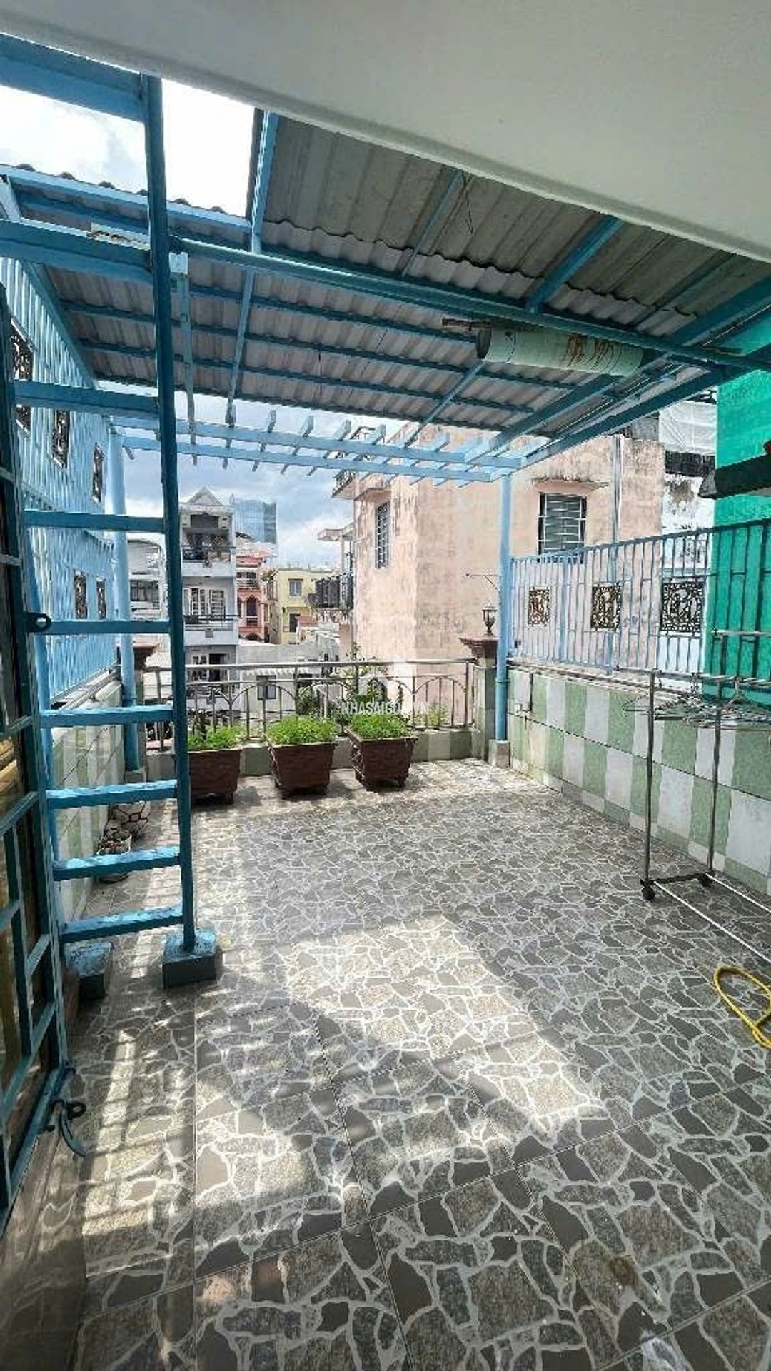 Nhà góc 2 mặt hiền hiếm gần chợ, trường học ngay trung tâm quận 3