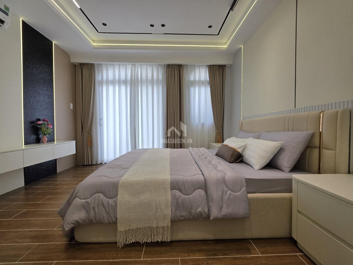 Nhà đẹp 3PN full nội thất hẻm xe hơi cách mặt tiền 15m đường Phan Huy Ích Gò Vấp