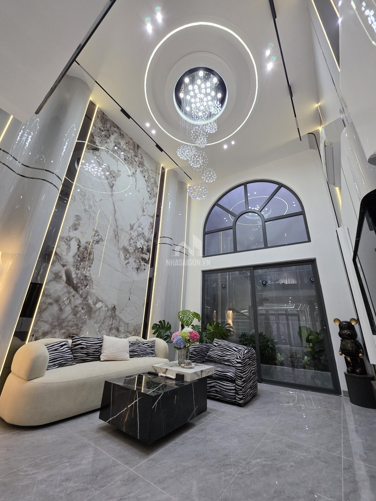 SIÊU PHẨM NHÀ PHỐ QUANG TRUNG GÒ VẤP LUXURY XE HƠI NGỦ TRONG NHÀ