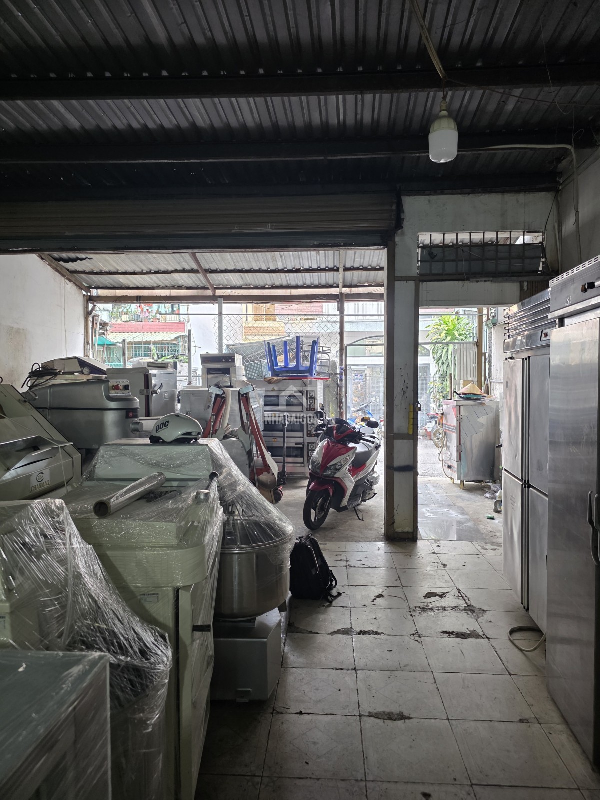 Bán Nhà C4 137 m2 Giá 6.8 tỷ Hẻm Xe Tải Cách Đường Trường Chinh 20m