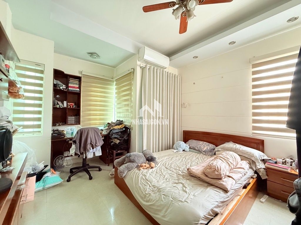 Hàng xóm KS Đệ Nhất - NGAY công viên mát mẻ - xe hơi tung tăng - chính chủ để giá Sốc
