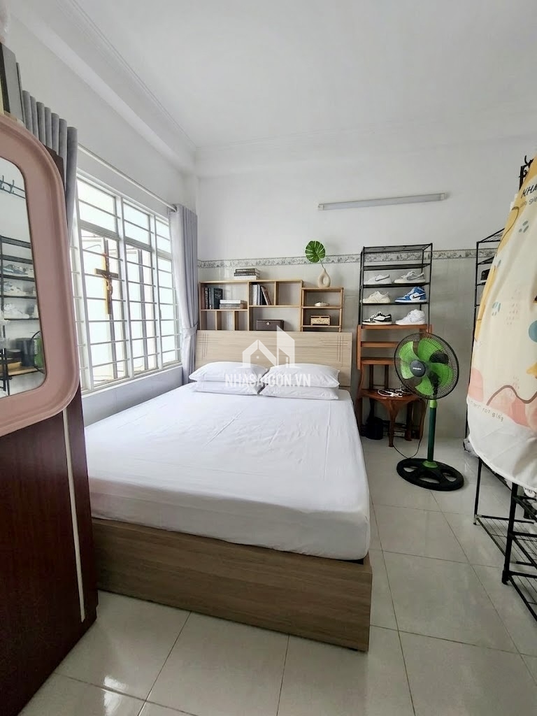 KHU DÂN CƯ ĐẲNG CẤP - BÀNH VĂN TRÂN (HÔNG NGÃ 4 BẢY HIỀN) - CÂY XANH NHIỀU NHƯ CÔNG VIÊN.