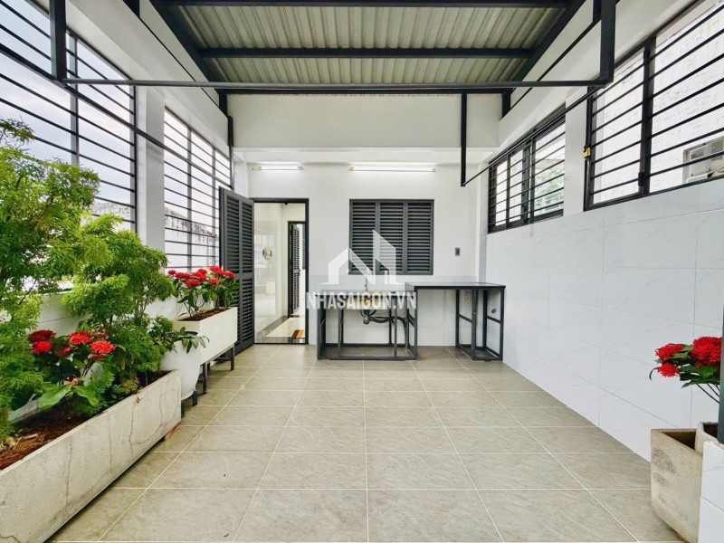 SIÊU PHẨM NHÀ PHỐ 4 LẦU ĐƯỜNG ÔTÔ THÔNG. SÁT BÊN SIÊU THỊ Emart PHƯỜNG 14 Gò Vấp