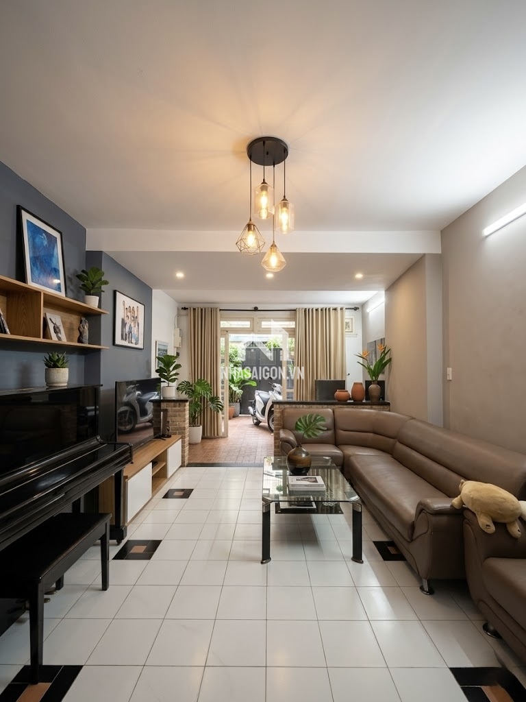HÀNG XÓM CƯ XÁ LỮ GIA - LÝ THƯỜNG KIỆT - 90M2, GIẾNG TRỜI ĐÓN SÁNG, XE HƠI NGỦ NHÀ.