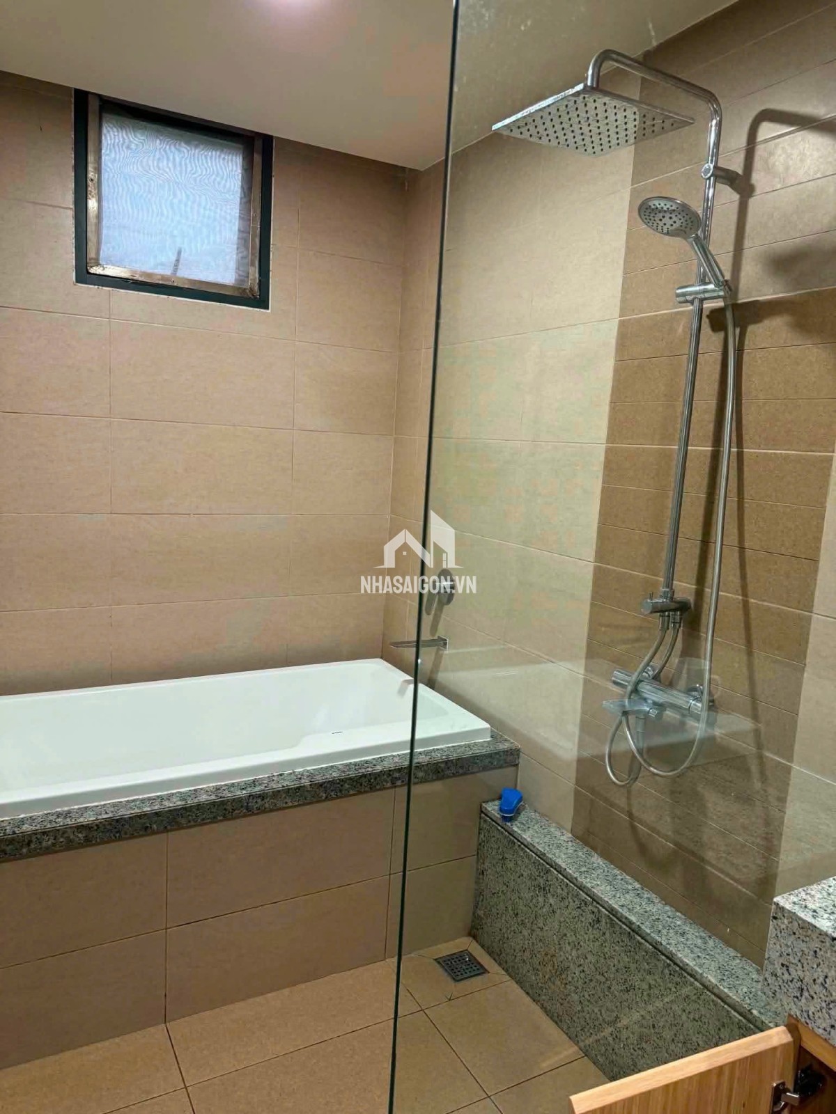 Cho thuê căn hộ chung cư Celadon city khu Emerald căn 3pn2wc+ 1kho