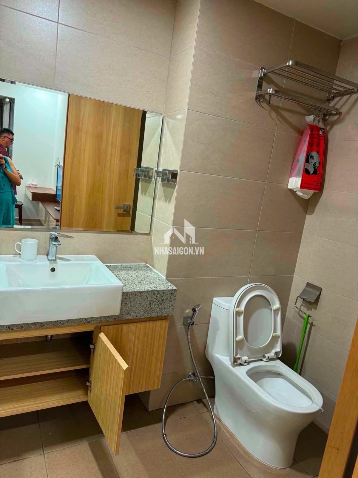 Cho thuê căn hộ chung cư Celadon city khu Emerald căn 3pn2wc+ 1kho