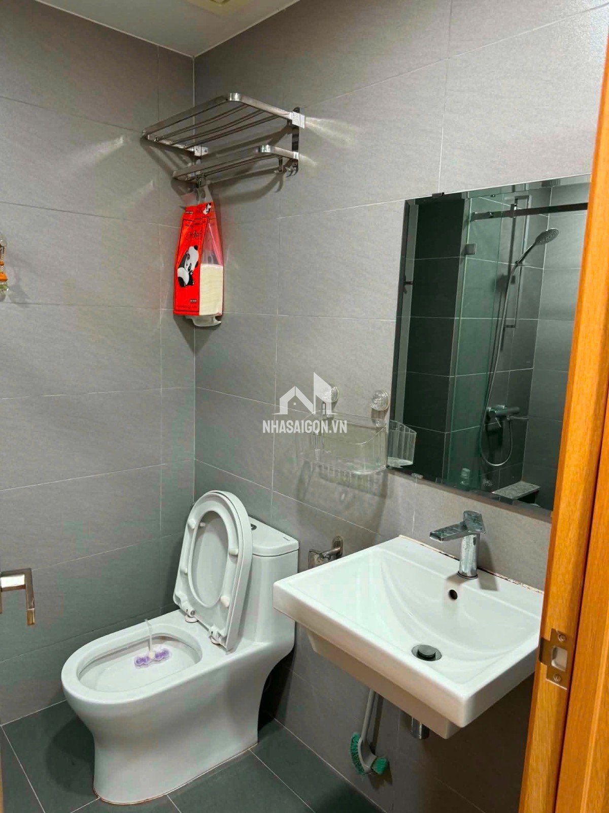 Cho thuê căn hộ chung cư Celadon city khu Emerald căn 3pn2wc+ 1kho