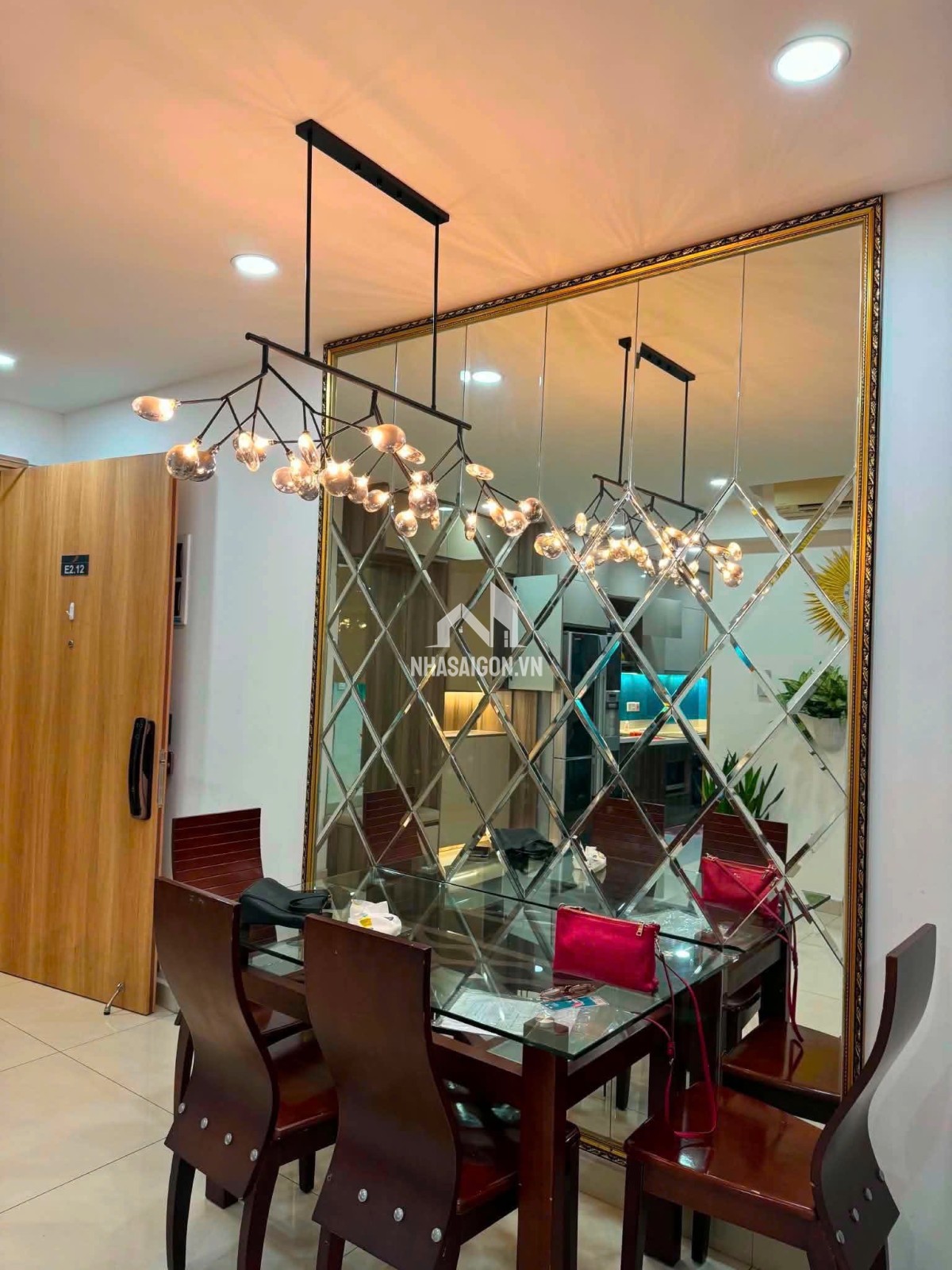 Cho thuê căn hộ chung cư Celadon city khu Emerald căn 3pn2wc+ 1kho