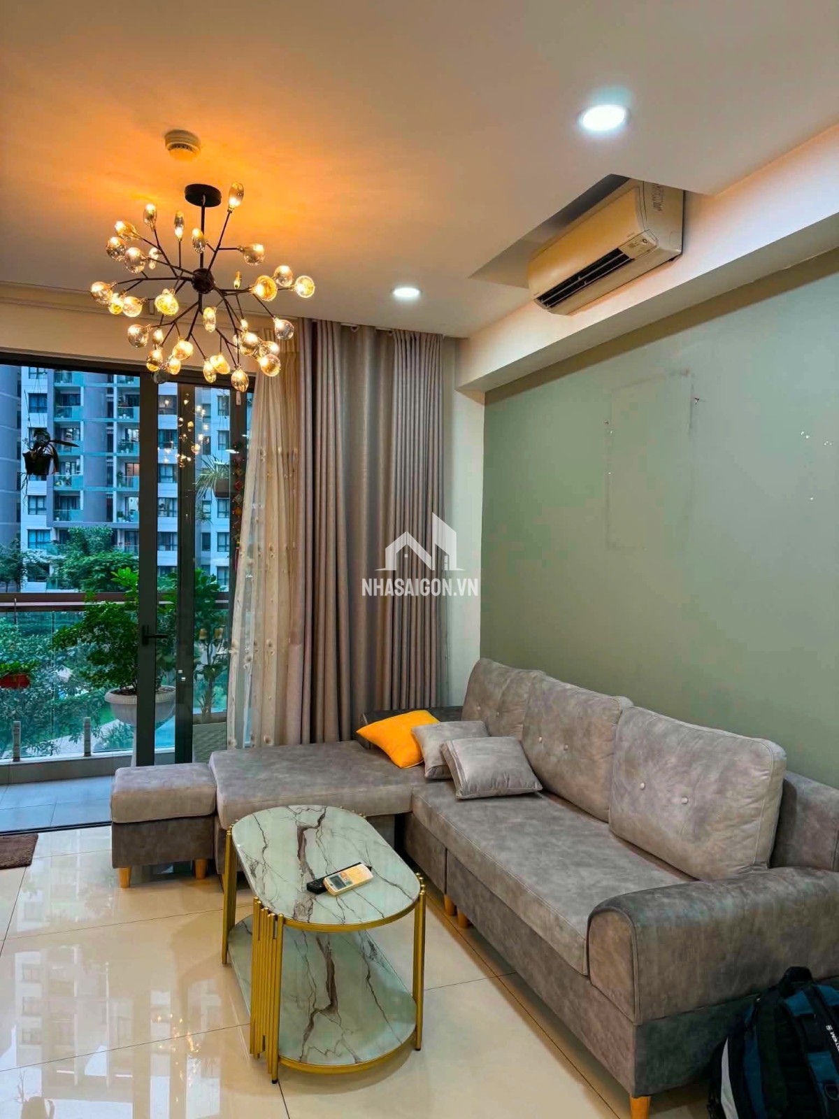 Cho thuê căn hộ chung cư Celadon city khu Emerald căn 3pn2wc+ 1kho