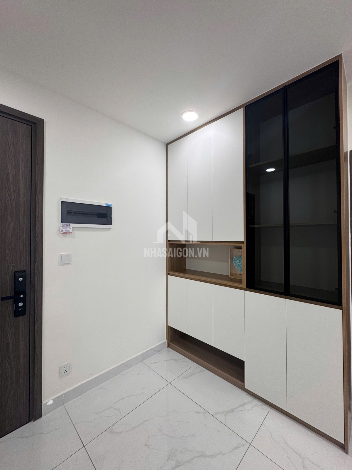 Cho thuê căn hộ chung cư Celadon city khu Centeri 3pn3wc