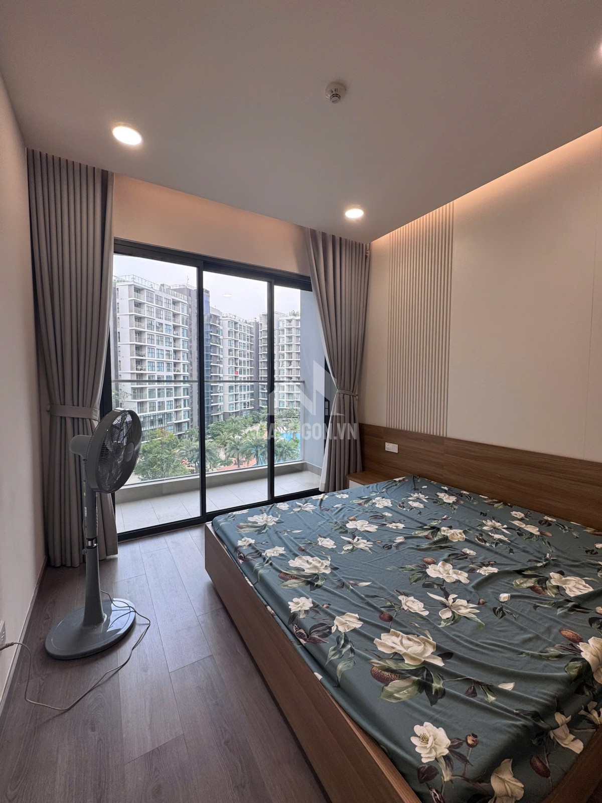 Cho thuê căn hộ chung cư Celadon city khu Centeri 3pn3wc