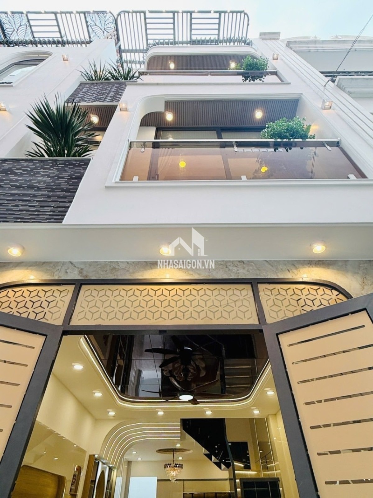 Bán nhà 55m2 Ngang 4 Nở Hậu 4,2m x 13,2m Phạm Văn Chiêu Gò Vấp 6tỷ680