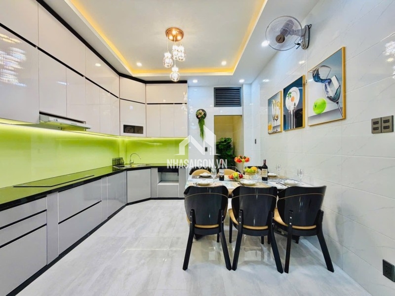SIÊU PHẨM NHÀ PHỐ 4 LẦU ĐƯỜNG ÔTÔ THÔNG. SÁT BÊN SIÊU THỊ Emart PHƯỜNG 14 Gò Vấp