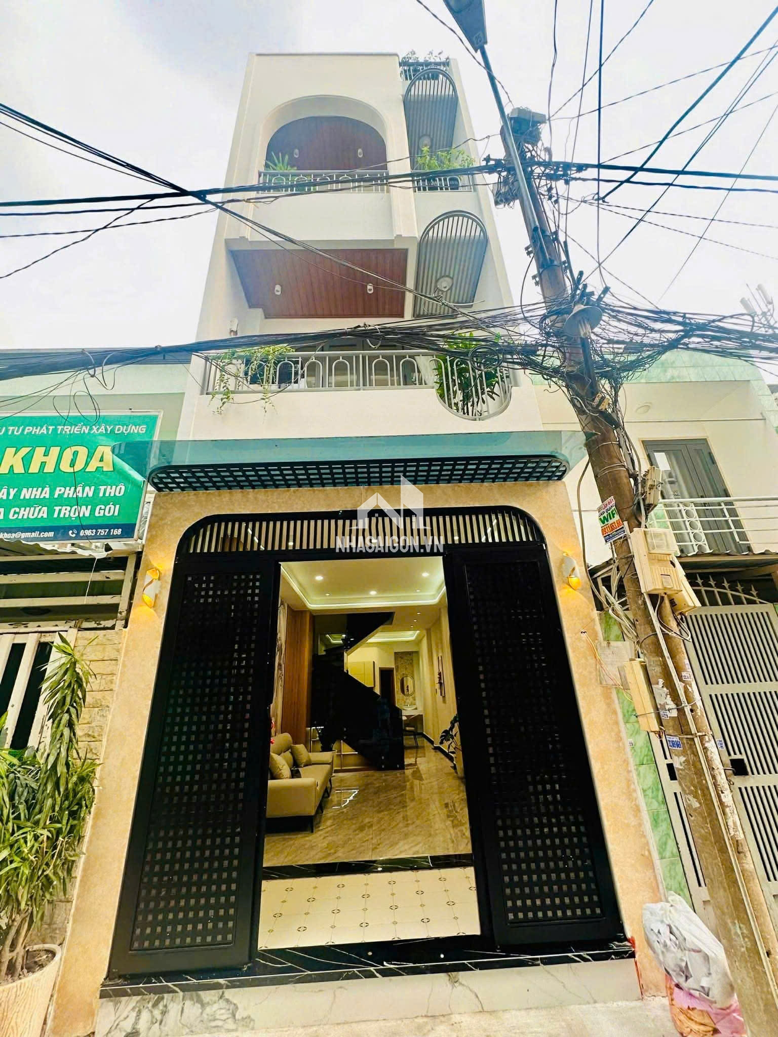 BÁN NHÀ HXH Phan Huy Ích NGAY GẦN TRƯỜNG CHINH, EMART 2 4 TẦNG - 4 PN - 5 WC