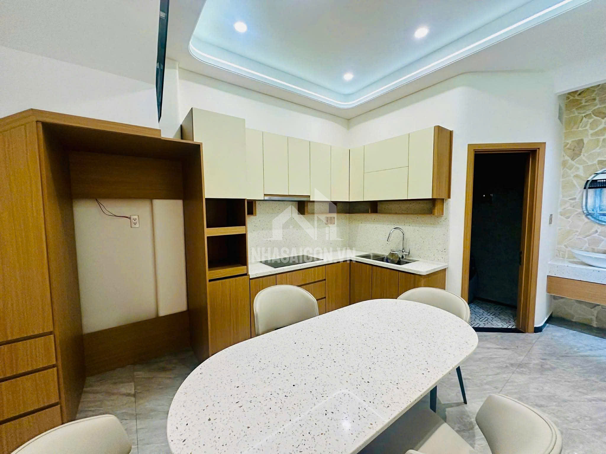 BÁN NHÀ HXH Phan Huy Ích NGAY GẦN TRƯỜNG CHINH, EMART 2 4 TẦNG - 4 PN - 5 WC
