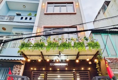 SIÊU PHẨM NHÀ PHỐ 4 LẦU ĐƯỜNG ÔTÔ THÔNG. SÁT BÊN SIÊU THỊ Emart PHƯỜNG 14 Gò Vấp