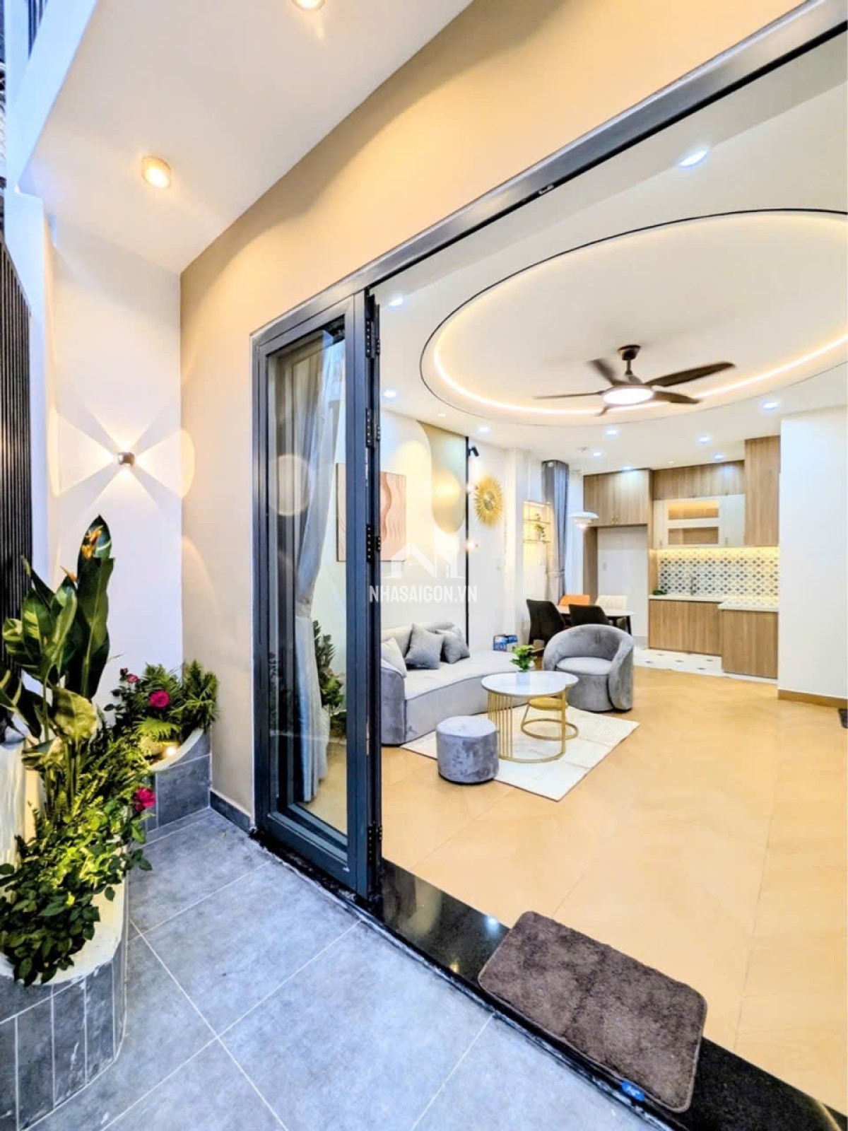 Nhà mới 45m2, 2 tầng, 3pn, 2 nvs, gần ĐH Văn Lang - Full nội thất giá chỉ 5,x tỷ