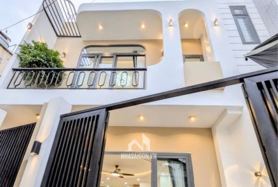 Nhà mới 45m2, 2 tầng, 3pn, 2 nvs, gần ĐH Văn Lang - Full nội thất giá chỉ 5,x tỷ